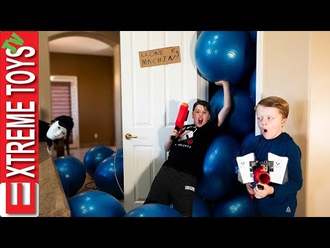 Sneak Attack Squad gets Hacked! Ethan and Cole Nerf Battle with The Venom! Video