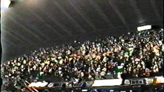 The Monkees take their bows at Wembley Arena (1997)
