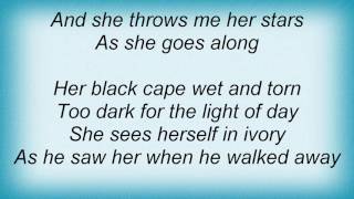 Amaran - Crow Me Lyrics