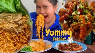 Eat noodles and fried meatballs.(360P)