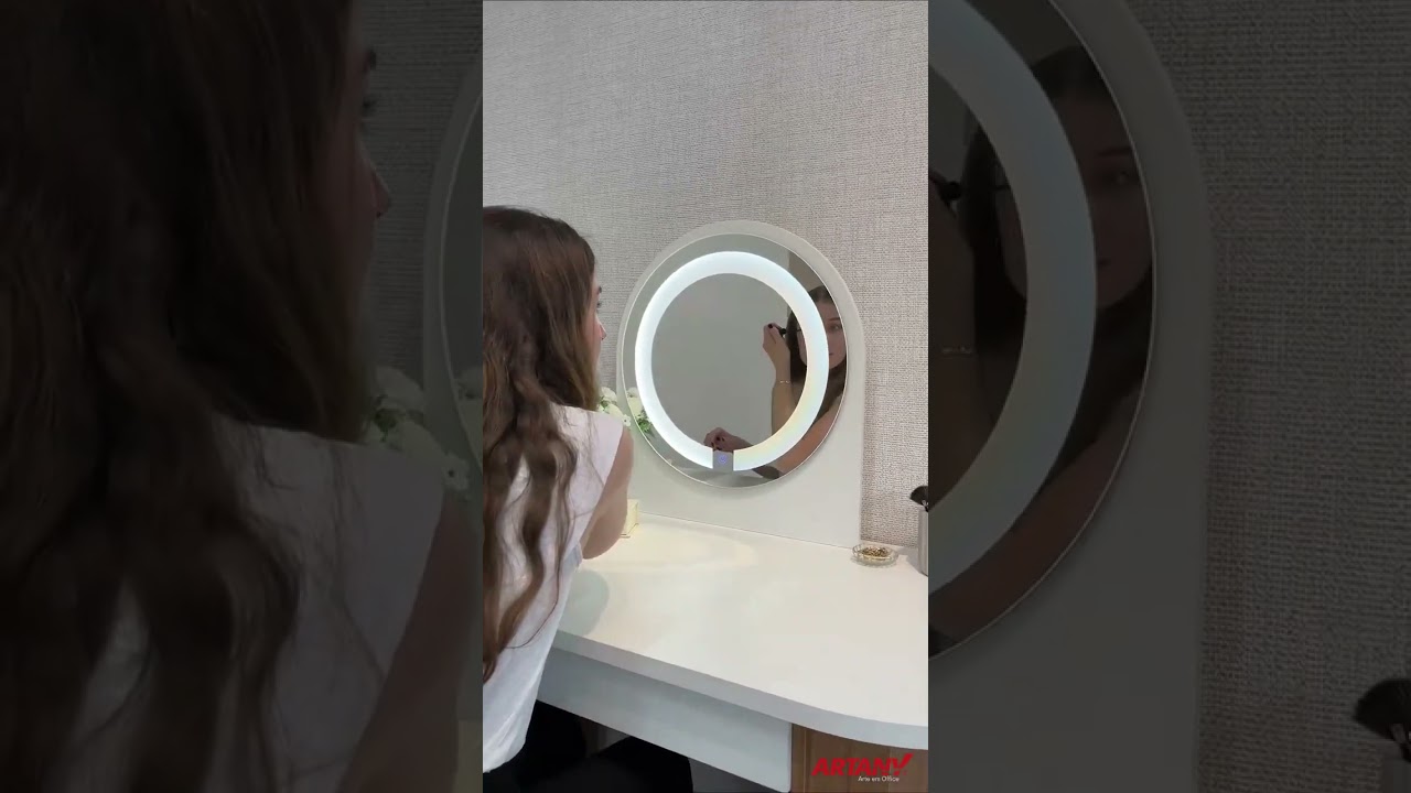 Thumbnail do vídeo - Escrivaninha Penteadeira com LED Glamour - Carvalho C / Branco