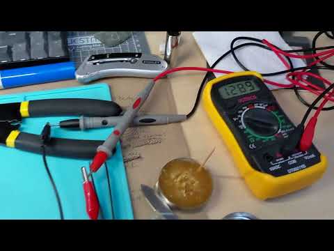 Korg SQ-1 CV Gate measured with a multimeter