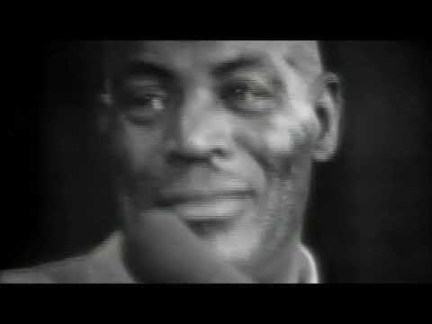 Decoration Day performed by Howlin' Wolf