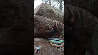 Video thumbnail of El enano amarillo, 7a+. Bezas