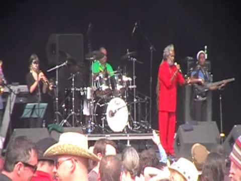 Lee Scratch Perry & Max Romeo - Chasing The Devil. Electric Picnic 2012
