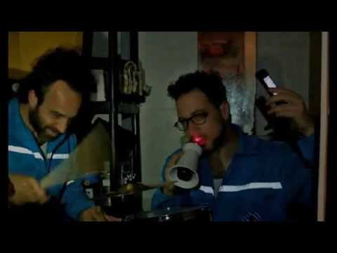 לא כוחות - LOCO-HOT