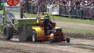 preview picture of video 'Tractor Puling Knutwil 2014 - Gardenpulling'