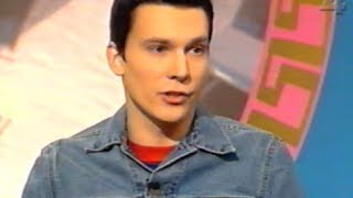 Håkan Hellström i Sen kväll med Luuk (2002)