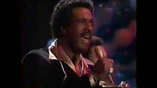 THE FOUR TOPS ON DICK CLARK&#39;S NEW YEARS ROCKIN EVE- AIN&#39;T NO WOMAN LIKE THE ONE I&#39;VE GOT