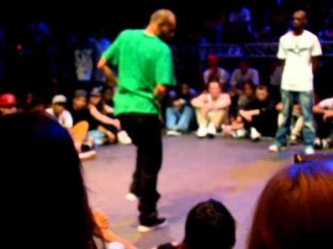 UK (judge) vs Nickel (Yudat) battle : Summer Dance Hip Hop 4ever 2011 (Amsterdam / Paradiso)