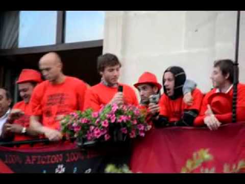 Miles de mirandeses reciben al Mirandés en la laza España