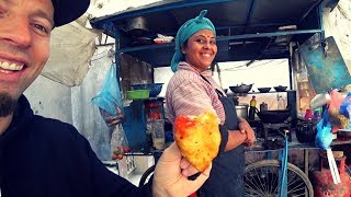 Nepal Street Food: $0.20 Samosa vs. $0.80 Chow mein 🇳🇵