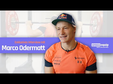 Marco Odermatt zum Training in seinem privaten Kraftraum