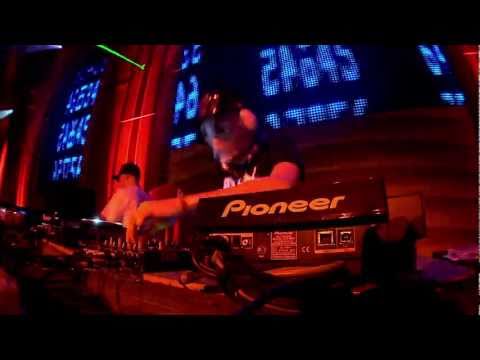 FUNTCASE x COOKIE MONSTA UNTITLED! STAGE TOMORROWLAND2011 LIVECLIPS