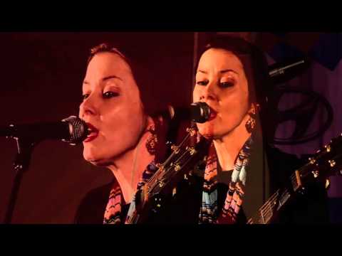 Suzanne Vega - "Small Blue Thing" - Live - at Pat DiNizio of The Smithereens 60th Birthday Bash.