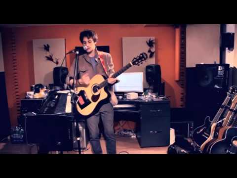 Stevie Pomme performing My Baby Just Cares For Me - Available from AliveNetwork.com