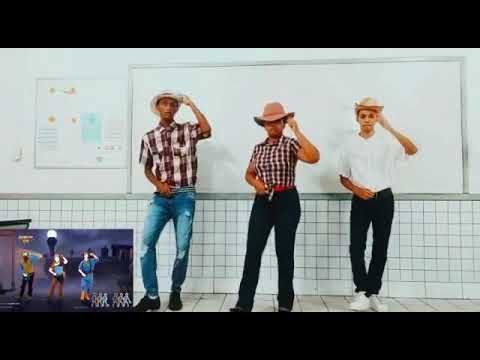 alunos da 300 ETT dançando Old Town Road - Just dance