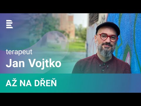 Rodiče si mysleli, že ze mě udělají silné socialistické dítě, vzpomíná psychoterapeut Jan Vojtko