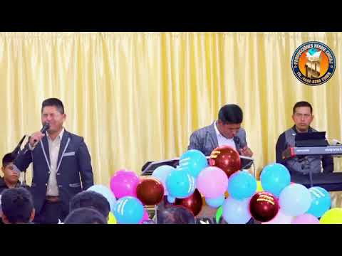 Cantante Ricardo Alvarado tema.// Coros