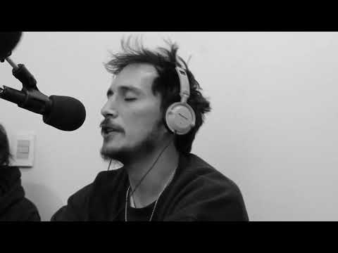 Matías Foucault en La Celda De Bob - París / Niégame