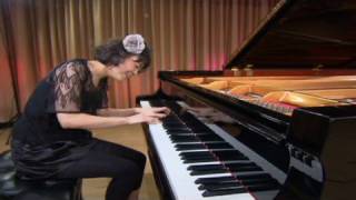 Pianist talks to her piano
