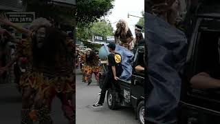 Download lagu SCARY mp3