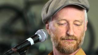 Billy Bragg - No One Knows Nothing Anymore (Live on KEXP)