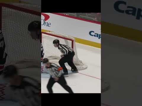 I David Pastrňák potřebuje občas štěstí😁💪 #ceskyhokej #narodnitym #shortsviral #telh #pastrnak