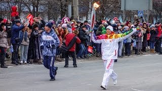 preview picture of video 'Олимпийский огонь Сочи 2014.  Эстафета в Белгороде Olympic Torch Relay Sochi-2014'