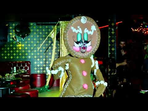 Vicky On The Rocks - Gingerbread Man