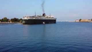 preview picture of video 'SS Badger Leaving Ludington, Morning Of October 3, 2013'