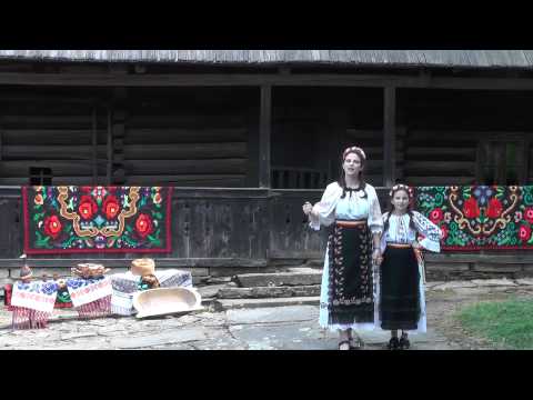 Denisa Pirje-Are mama doua flori