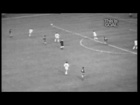 Goal! Jose Antonio Zaldua. UEFA Cup Winners' Cup 1968/1969. Final. Slovan Bratislava - Barcelona
