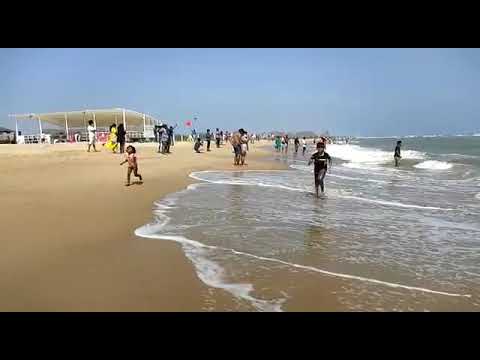 Running on the Beach | Jerrin & Jelina