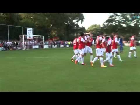 AZ wint met 3-0 van MVV