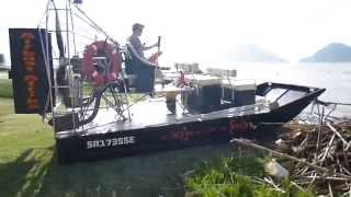 preview picture of video 'Airboat Afrika @ Hartbeespoort Dam Mar '14'