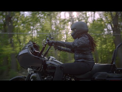 Erica Lewis – 2021 Road Glide | Harley-Davidson