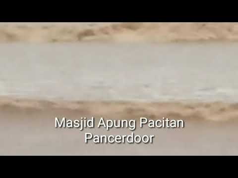Ajaib, Masjid Apung Pancerdoor Pacitan terbawa arus laut