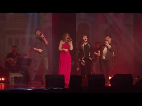 Cecilia Echenique con Elizabeth Morris, Joe Vasconcellos y Benjamín Walker - Mama África (En Vivo)