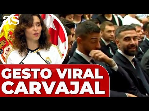 El VIRAL GESTO de CARVAJAL con JOSELU tras ser mencionado por AYUSO durante su DISCURSO
