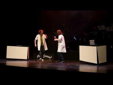 Medicin & Biomek REVYEN 2019: 13 -  Alle læger kan li' at kurere