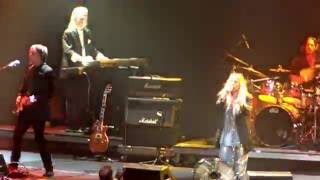 Missing Persons - Words (Live at Microsoft Theater 08/12/2016)