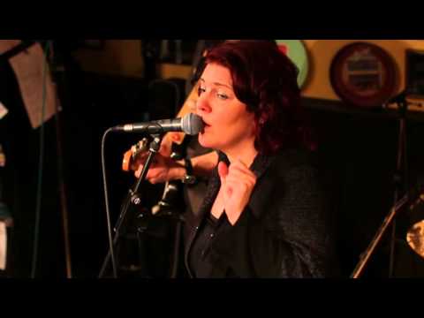 Doctor Blues' great version of Ain't no Sunshine [HQ]