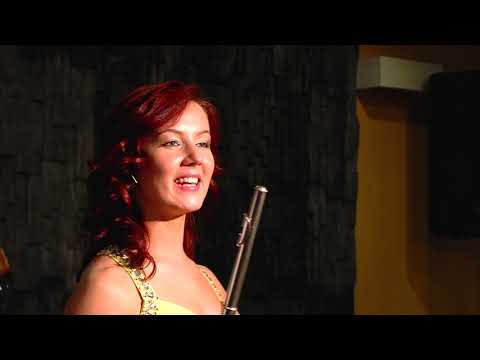 RŮŽOVÝ PANTER - Perinbaba / Páslo dievča pávy