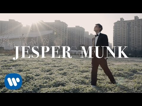 Jesper Munk - Happy When I'm Blue (Official Video)