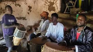 Download lagu Abalongo bajaja nge nawandagala mp3 Download lagu Abalongo bajaja nge nawandagala mp3