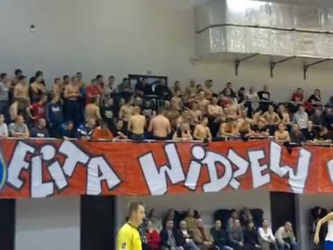 Kibice Widzewa na meczu w Pabianicach