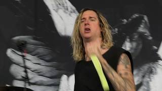Underoath - On My Teeth / Loneliness Live in The Woodlands / Houston, Texas