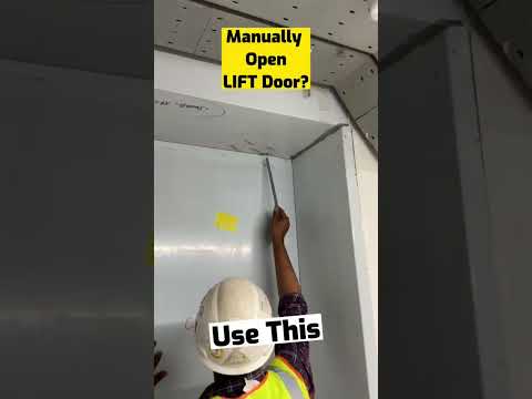 鑰匙掉到電梯縫