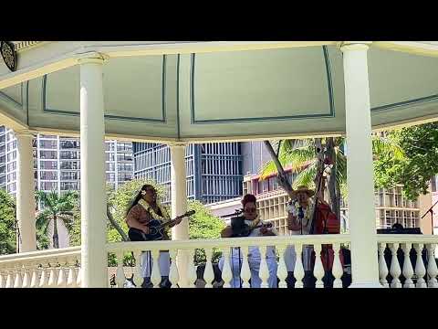 ʻUheʻuhene - "Nani Wale Nā Hala"/ "Nā Uʻi O Kauaʻi"/ "Hanohano Hanalei"